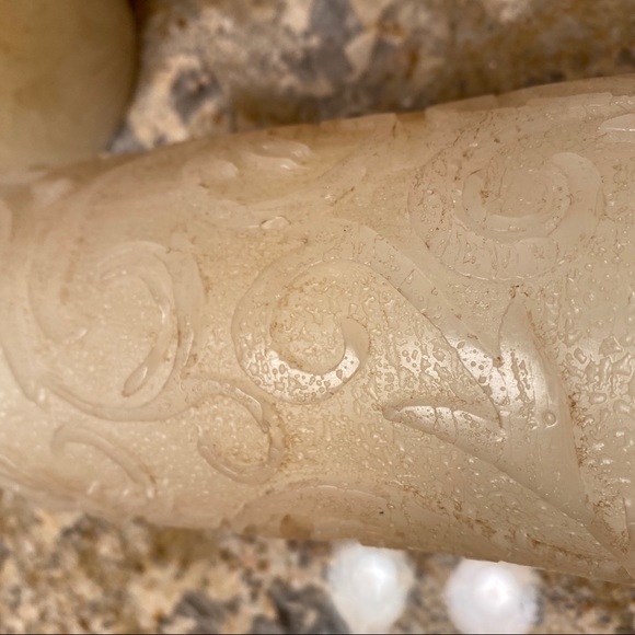 LED Embossed Candles - Picture 4 of 8